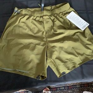 Lululemon short med 6” lined see tag